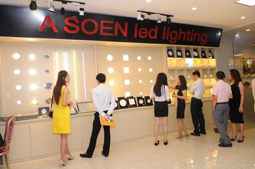 Cửa hàng trưng bày đèn LED - Công Ty TNHH A Soẻn Toàn Cầu